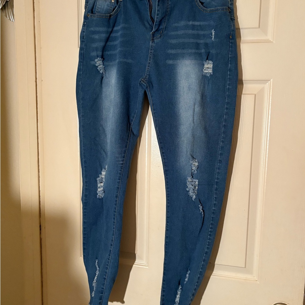 Stylish Blue Distressed Women's Jeans